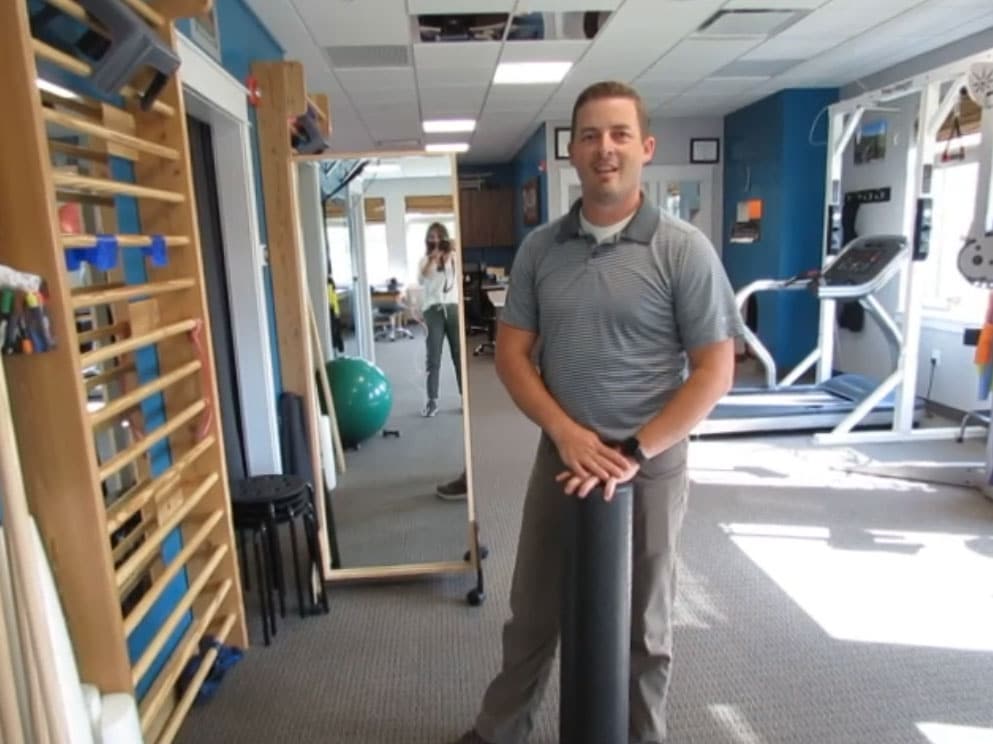 The 3 Best Kyphosis Exercises Specialist PTs Recommend